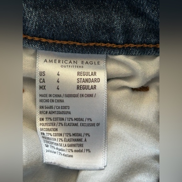 American Eagle Mom Jeans Size 4 regular Denim Destroyed Distressed medium blue - Picture 7 of 16
